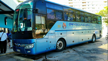crisis de combustible paraliza omnibus en cuba: suspenden salidas nacionales desde las tunas