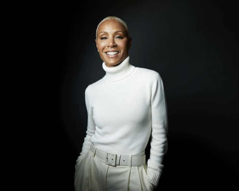 Jada Pinkett Smith posa para un retrato para promoversu libro de memorias Worthy el lunes 16 de octubre de 2023, en Nueva York. (Foto Taylor Jewell/Invision/AP)