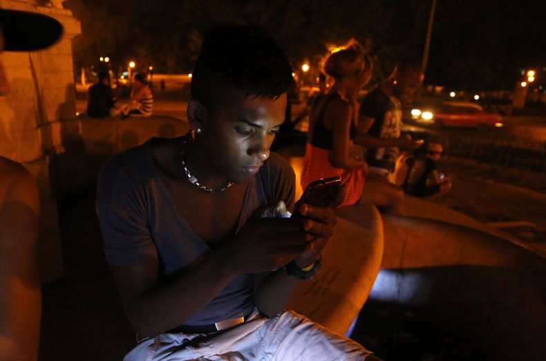 CAR-GEN_CUBA-INTERNET-1.jpg