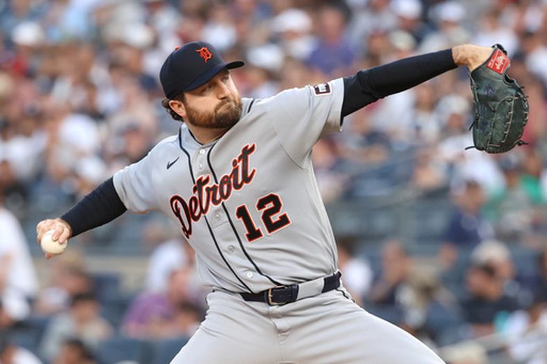 Casey Mize, lanzador de los Tigres de Detroit, trabaja durante la segunda entrada del juego de béisbol de Grandes Ligas contra los Yankees de Nueva York, el lunes 29 de junio de 2026, en Nueva York. (AP Foto/Pamela Smith)