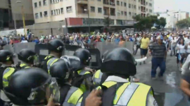 regimen venezolano vuelve a reprimir manifestacion opositora