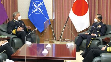 Japón, OTAN acuerdan elevar cooperación militar