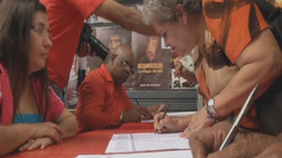 segun maduro, ya tiene recolectadas 8 millones de firmas