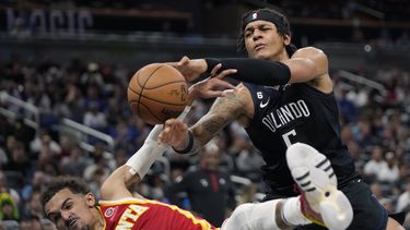 Magic hilvana cuatro victorias al ganar 135-124 a Hawks