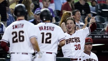 Smith y Walker empañan el regreso de Greinke a Arizona