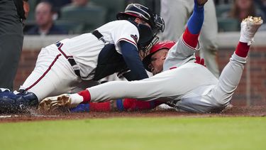Filis doblegan 7-3 a Bravos: Wheeler logra 10 ponchetes