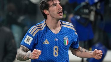 ARCHIVO - Foto del 26 de marzo del 2026, el italiano Sandro Tonalli celebra al anotar el primer gol de su selección en el repechaje al Mundial ante Irlanda del Norte. (AP Foto/Antonio Calanni, Archivo)