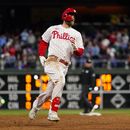 Harper pega 3 hits y Filis mantienen dominio sobre Rockies
