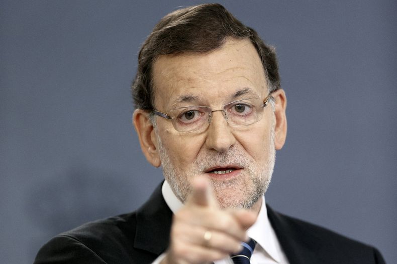 El presidente espa&ntilde;ol Mariano Rajoy durante una conferencia de prensa en el Palacio de la Moncloa, en Madrid, Espa&ntilde;a, el mi&eacute;rcoles 12 de noviembre de 2014. Rajoy dijo el mi&eacute;rcoles que no negociar&aacute; un referendo vinculante