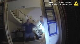 video muestra forcejeo durante agresion contra paul pelosi