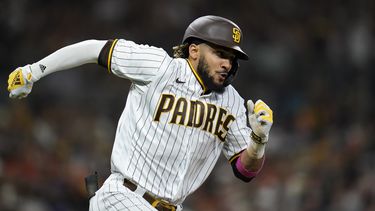 Operado de la muñeca, Tatis estará fuera 3 meses