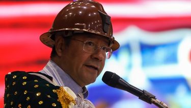 Presidente de Bolivia asegura que su país tiene la mayor reserva de litio del mundo