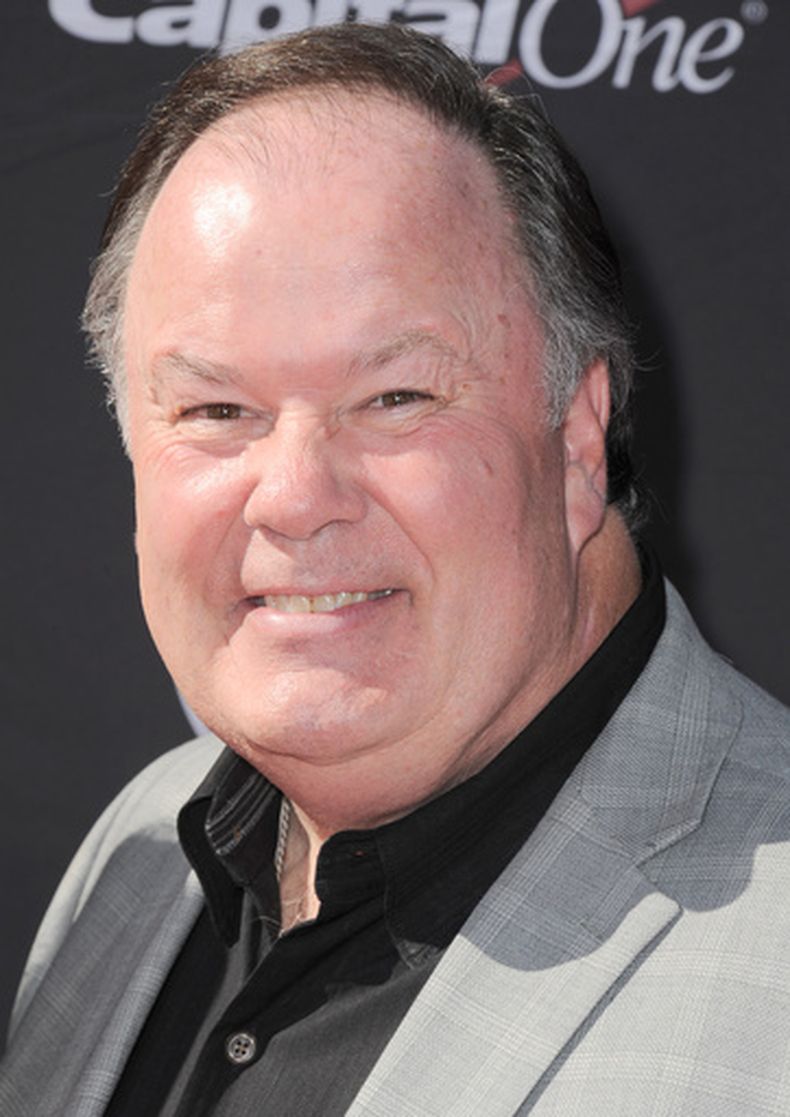 ARCHIVO - El actor Dennis Haskins llega a la ceremonia de los premios ESPY en Los Ángeles el 17 de julio de 2013. (Foto Jordan Strauss/Invision/AP, archivo)