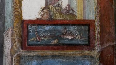 Un cuadro en la Casa de Vetti, que era una de las casas más acaudaladas de Pompeya, en el sitio arqueológico de Pompeya, Italia, el 7 de diciembre 2023. (Foto AP/Andrew Medichini)