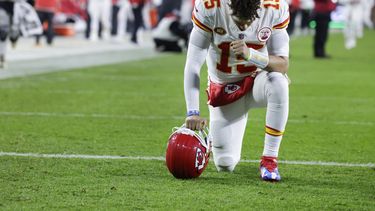 El quarterback de los Chiefs de Kansas City Patrick Mahomes antes del inicio del partido ante los Packers de Green Bay, el domingo 3 de diciembre de 2023, en Green Bay, Wisconsin. (AP Foto/Matt Ludtke)