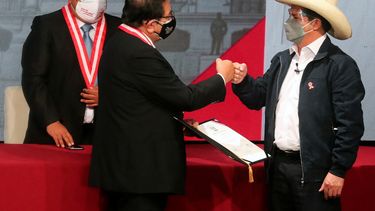 el gobierno de pedro castillo en peru anuncio su apoyo al dialogo en venezuela y respaldo al grupo de contacto