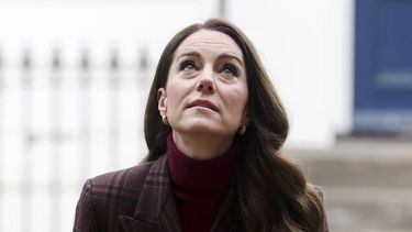 La princesa Kate de Gran Bretaña llega para una visita al Hospital Royal Marsden, donde recibió su tratamiento contra el cáncer, en Londres, el martes 14 de enero de 2025 en Londres, Inglaterra. (Chris Jackson/Pool Photo vía AP)