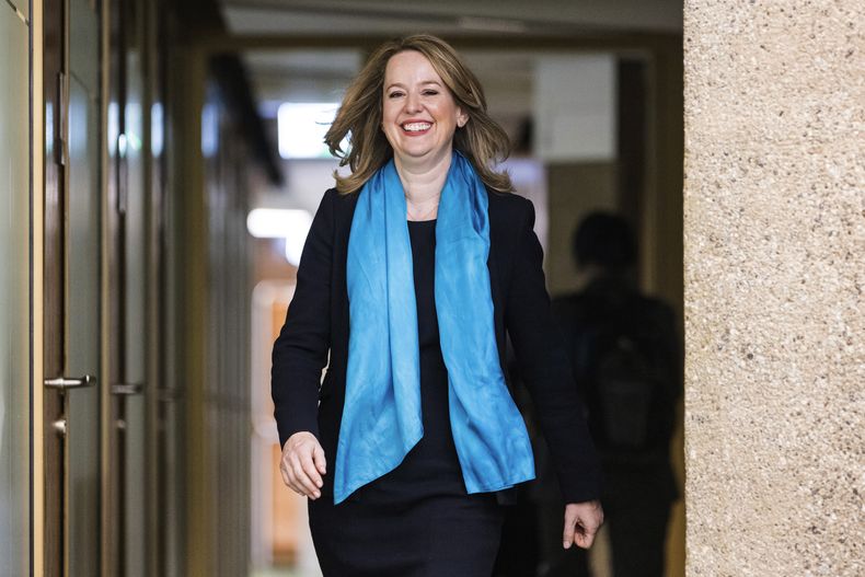 La estadounidense Amy Pope durante el proceso de elección para director general de la Organización Internacional para las Migraciones, en Ginebra, el 15 de mayo de 2023. (Pierre Albouy/Keystone via AP)
