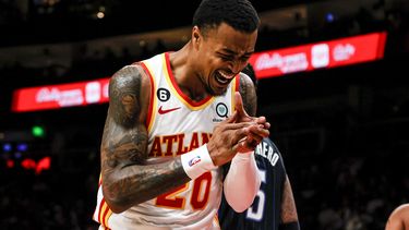 Hawks, con Young y Collins, ganan 108-98 a Magic