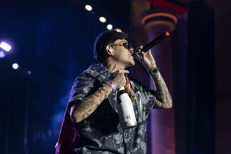 El cantante mexicano Junior H durante su concierto en el festival Arre en la Ciudad de México el domingo 8 de septiembre de 2024. (Foto AP/Felix Marquez)
