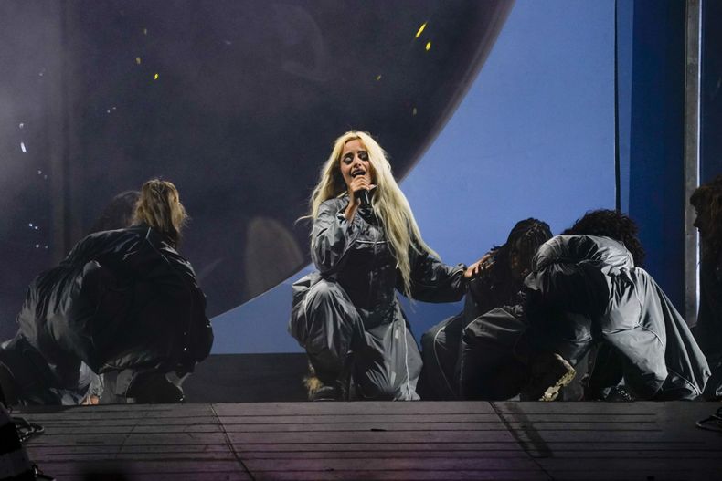 La cantante estadounidense Camila Cabello durante su concierto en el festival HERA HSBC en la Ciudad de México el sábado 24 de agosto de 2024. (Foto AP/Aurea Del Rosario)
