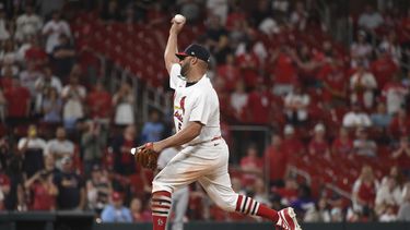 Cardenales vencen a Gigantes; Brillan Wainwright y Molina