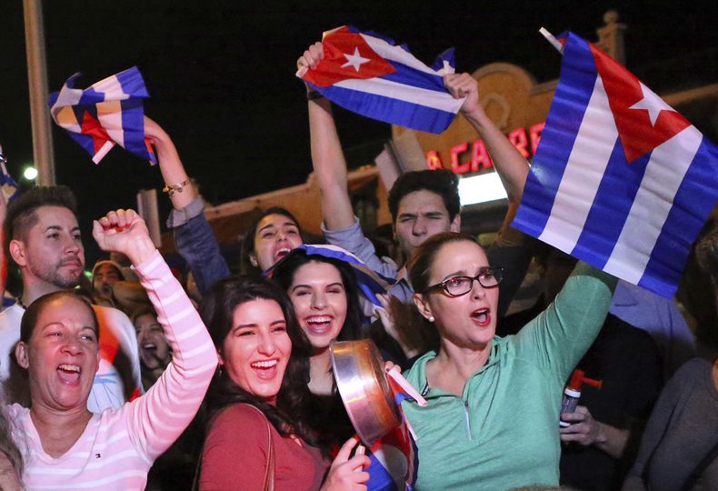 AMN-GEN_FIDEL_CASTRO-JOVENES_EN_FLORIDA-1.jpg