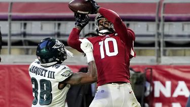 Cardinals vence a Eagles y se acerca a los playoffs