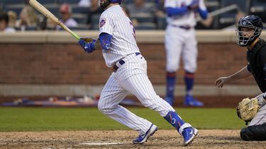 Nido ayuda a triunfo de Mets ante Marlins en 10 innings