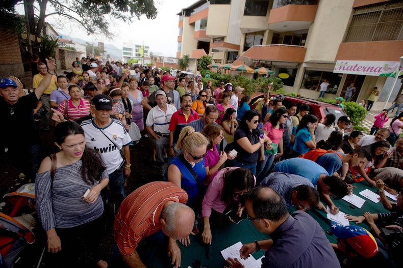 AMS-GEN_VENEZUELA-MADURO_REFERENDO-1.jpg