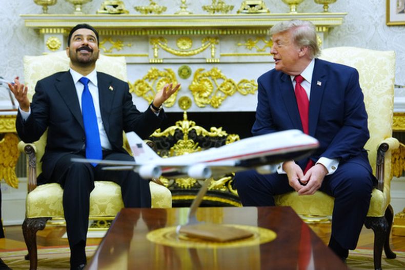 El presidente Donald Trump se reúne con el primer ministro de Irak, Ali al-Zaidi, en la Casa Blanca, en Washington, el martes 14 de julio de 2026. (AP Foto/Julia Demaree Nikhinson)