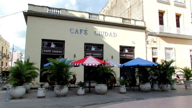 Fachada-Cafe-Ciudad-Camaguey_CYMIMA20151113_0017_16.jpg