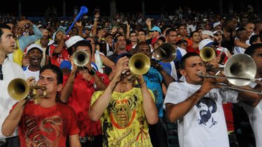 americateve | Cuba prohíbe música durante partidos de béisbol.