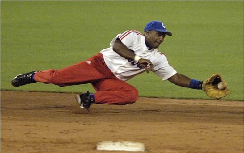 El antiguo 'shortstop' de Villa Clara no cobrará lo estipulado por el gobierno para campeones internacionales.