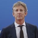 ARCHIVO - Edwin Van der Sar, exportero de Ajax y Manchester United llega al sorteo de la Liga de Campeones de la UEFA en el Foro Grimaldi, en Mónaco, el 30 de agosto de 2018. (AP Foto/Claude Paris, Archivo)