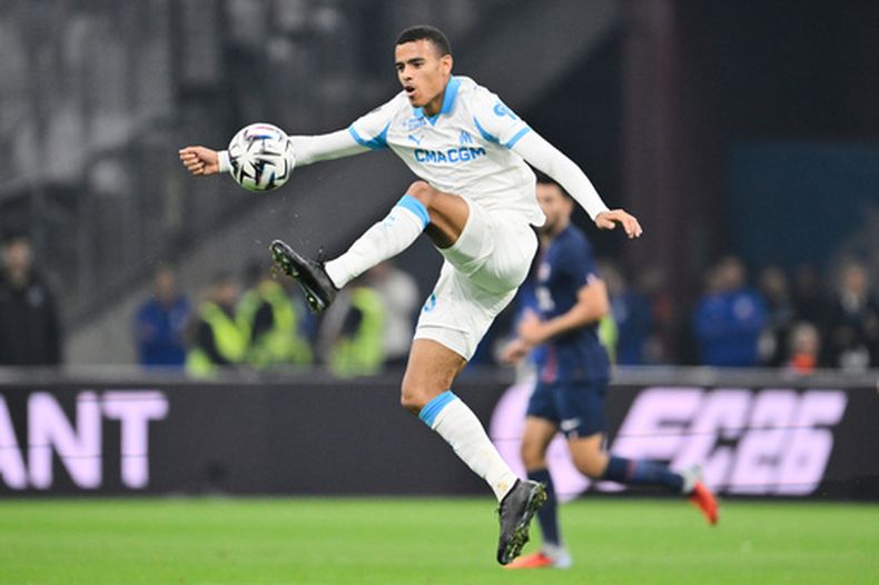 ARCHIVO - Foto del 22 de septiembre del 2025, Mason Greenwood del Marsella controla el balón en el encuentro de la Ligue 1 ante el Paris Saint-Germain. (AP Foto/Philippe Magoni, Archivo)