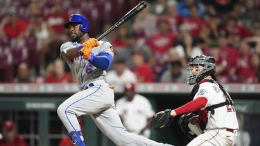 Mets remontan en la 9na, anotan 5 en 10ma y vencen a Rojos