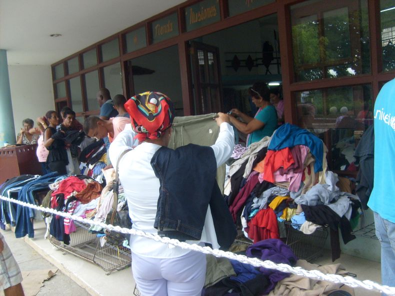 venta ropa cuba.JPG