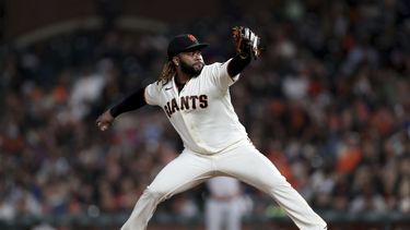 marlins firman al veterano pitcher dominicano johnny cueto