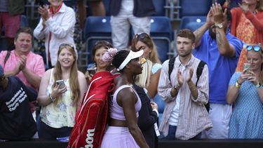 Venus Williams tras la derrota ante Jeļena Ostapenko en los octavos de final del torneo de Birmingham, el jueves 22 de junio de 2023. (Jacob King/PA vía AP)