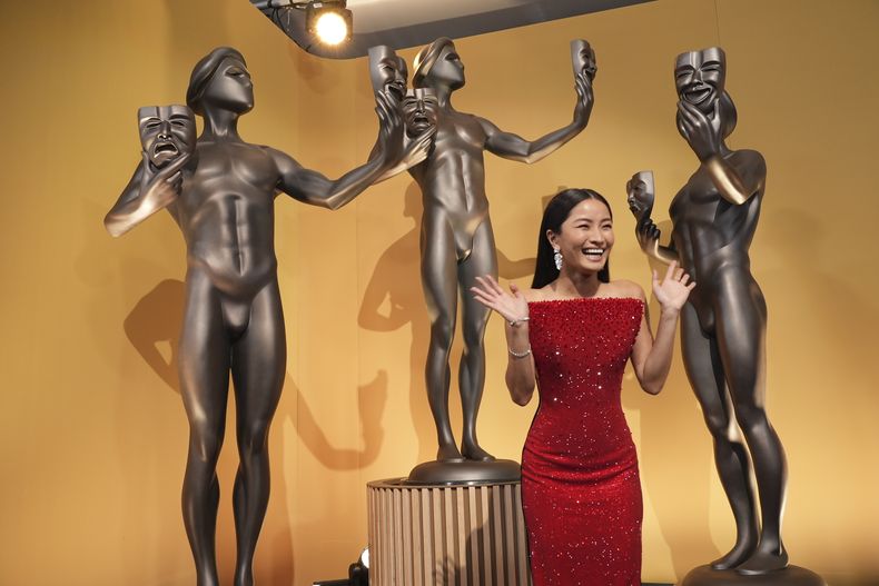 Anna Sawai llega a la 31ª edición anual de los Premios SAG el domingo 23 de febrero de 2025 en el Shrine Auditorium de Los Ángeles. (Foto AP/Chris Pizzello)