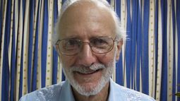 obama canjea a los tres espias por alan gross