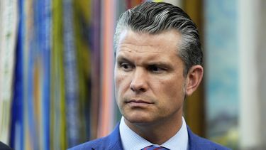 El secretario de Defensa estadounidense Pete Hegseth en la Oficina Oval en la Casa Blanca en Washington, el 15 de septiembre del 2025. (AP foto/Alex Brandon)
