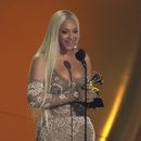 Beyonce acepta el premio al mejor álbum country por COWBOY CARTER durante la 67ª entrega anual de los Grammy el domingo 2 de febrero de 2025 en Los Ángeles. (Foto AP/Chris Pizzello)