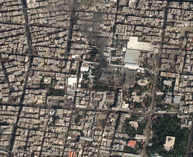 En la imagen, proporcionada por Airbus, se muestra el ataque contra el complejo del Líder Supremo de Irán, el sábado 28 de febrero de 2026, en Irán. (Pléiades Neo (c) Airbus DS 2026 vía AP)