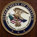 ARCHIVO - El sello del Departamento de Justicia de EEUU en una imagen tomada el 1 de agosto de 2023 en Washington. (AP Foto/J. Scott Applewhite, Archivo)