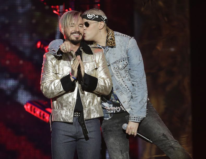 ESP-MUS_BAD_BUNNY-J_BALVIN-0.jpg