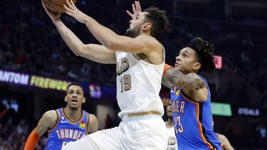 Con 22 puntos de LeVert, Cavaliers superan al Thunder