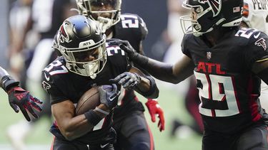 Intercepción de Alford define triunfo de Falcons ante Browns
