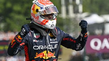 Max Verstappen del equipo Red Bull celebra tras ganar el Gran Premio de Hungría, el domingo 23 de julio de 2023, en Budapest. (AP Foto/Denes Erdos)